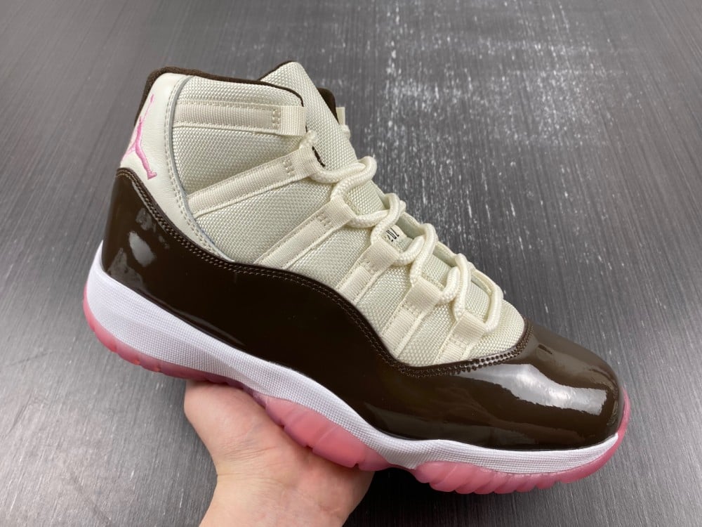 Air Jordan 11 "Neapolitan" CT8012-126