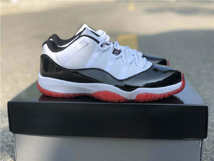 Air Jordan 11 Retro Low Concord Bred