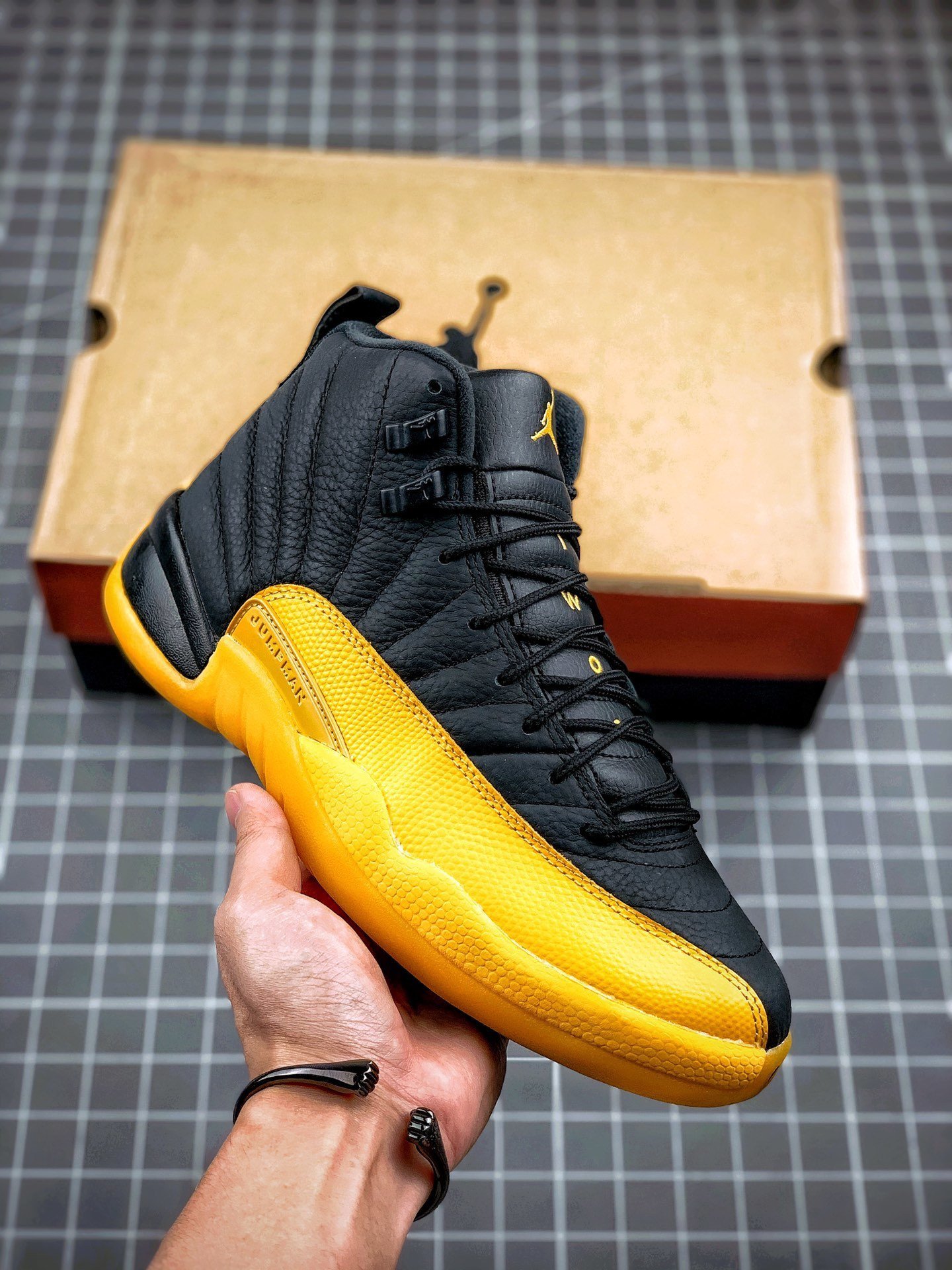 Air Jordan 12 Black University Gold 130690-070
