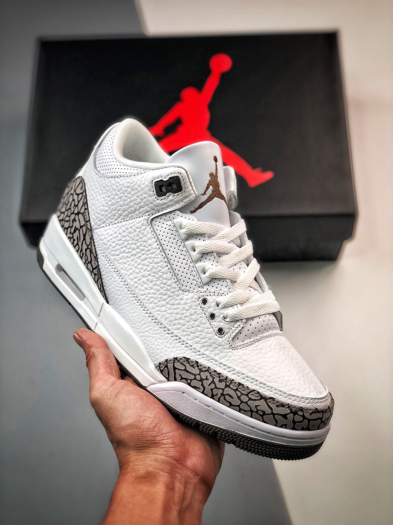 Air Jordan 3 Mocha White/Chrome-Dark Mocha 136064-122
