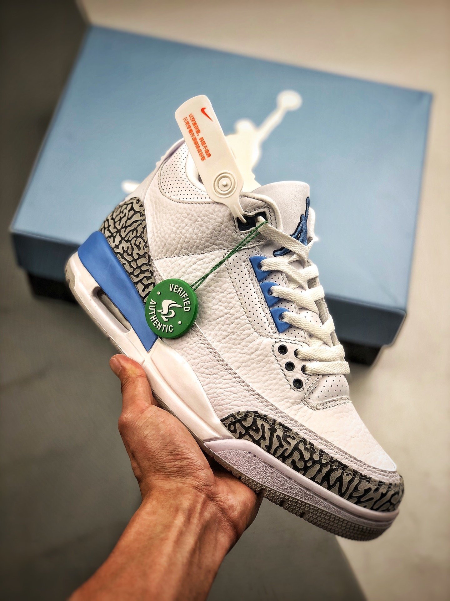 Air Jordan 3 UNC White/Valor Blue-Tech Grey CT8532-104