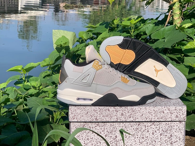 Air Jordan 4 Craft "Photon Dust" DV3742-021