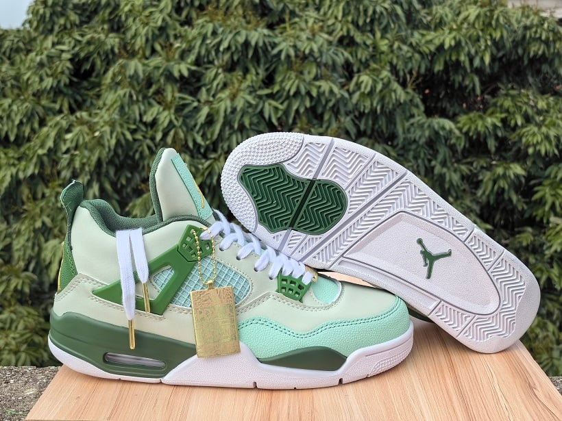 Air Jordan 4 "First Class" WNBA