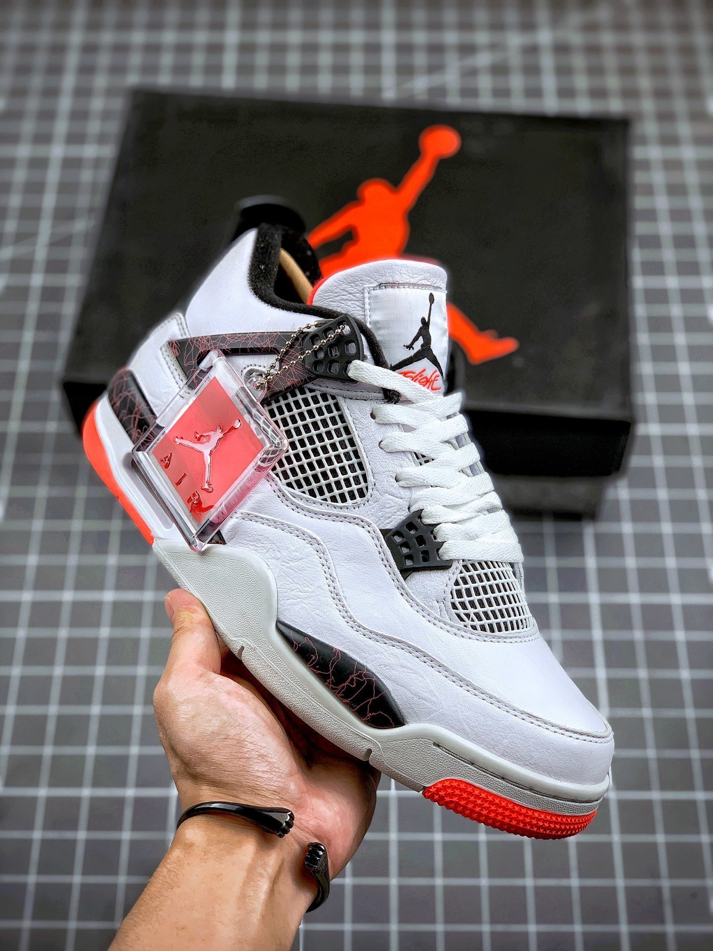 Air Jordan 4 'Hot Lava' 308497-116