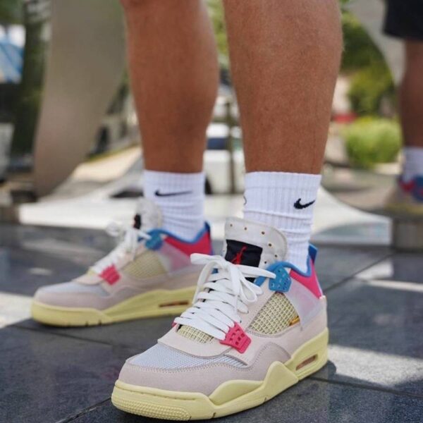 Air Jordan 4 Retro Union Guava Ice - Image 4