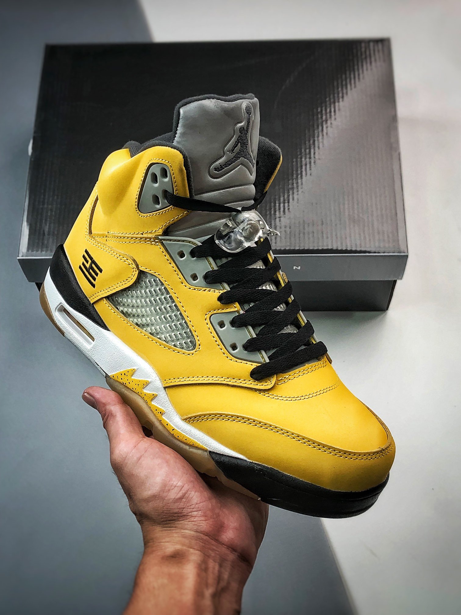 Air Jordan 5 Tokyo 23 Varsity Maize/Wolf Grey-Black 454783-701