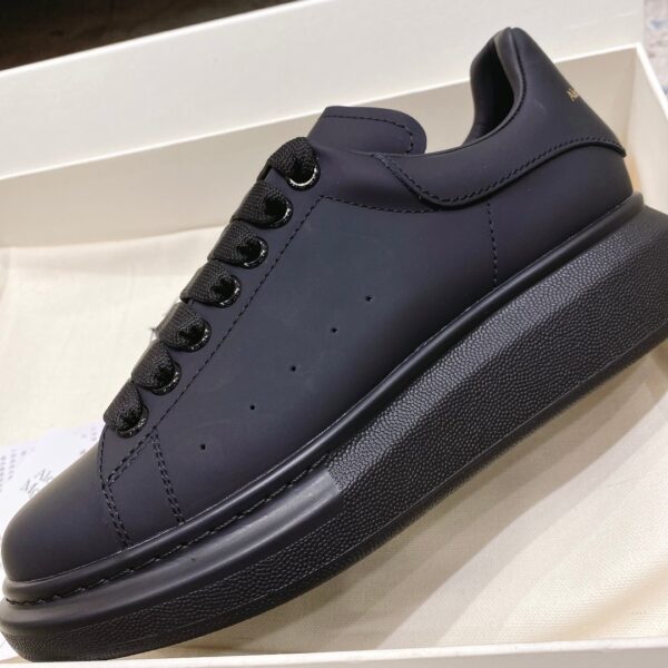 Alexander McQueen Oversized Sneaker in Black EU35 - EU45 - Image 6