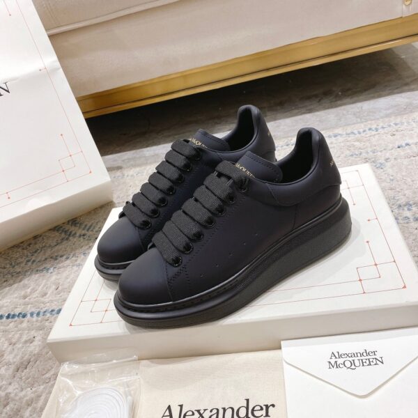 Alexander McQueen Oversized Sneaker in Black EU35 - EU45