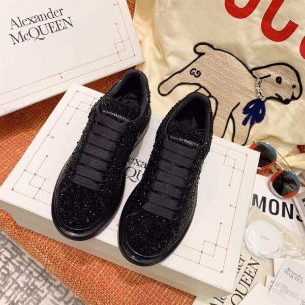 Alexander McQueen Oversized Sneaker in Black EU35 - EU45 - Image 3