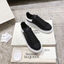 Alexander McQueen Oversized Sneaker in Black/white EU35 - EU45