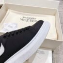 Alexander McQueen Oversized Sneaker in Black/white EU35 - EU45