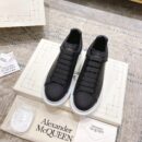Alexander McQueen Oversized Sneaker in Black/white EU35 - EU45