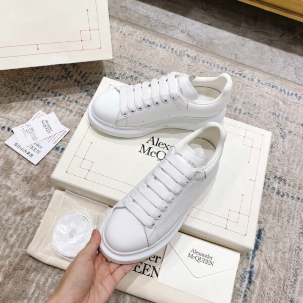 Alexander McQueen Oversized Sneaker in White EU35 - EU45 - Image 3