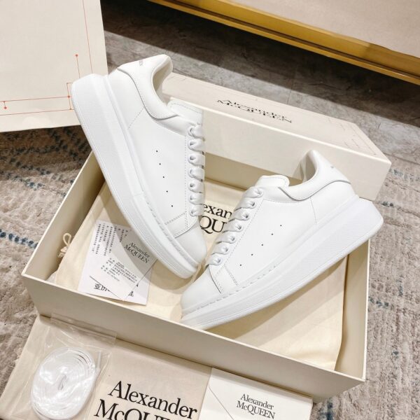 Alexander McQueen Oversized Sneaker in White EU35 - EU45 - Image 2