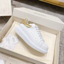 Alexander McQueen Oversized Sneaker in White/gold EU35 - EU45