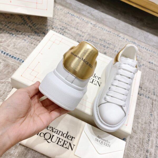 Alexander McQueen Oversized Sneaker in White/gold EU35 - EU45 - Image 8