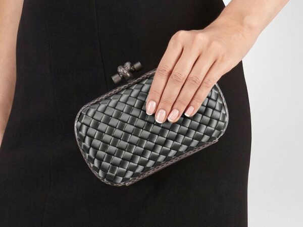 Bottega Veneta Knot Clutch In Boucher Intreccio Green - Image 8