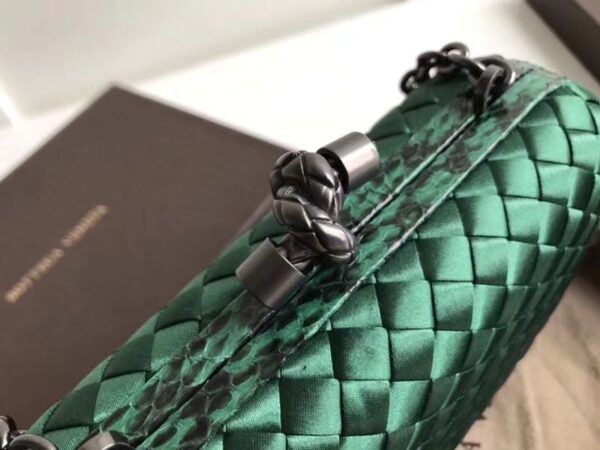 Bottega Veneta Knot Clutch In Boucher Intreccio Green - Image 6