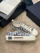 Christian Dior B23 Oblique SneakersLow-Top Sneaker Spring/Summer Collection White/Navy Blue