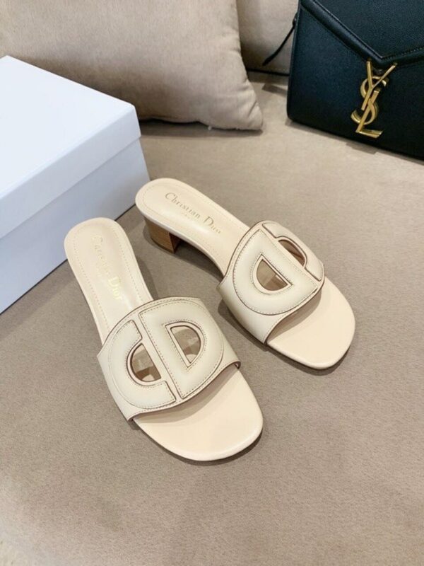 Christian Dior CD Logo MulesSpring /Summer 2020 Collection, Off White - Image 5