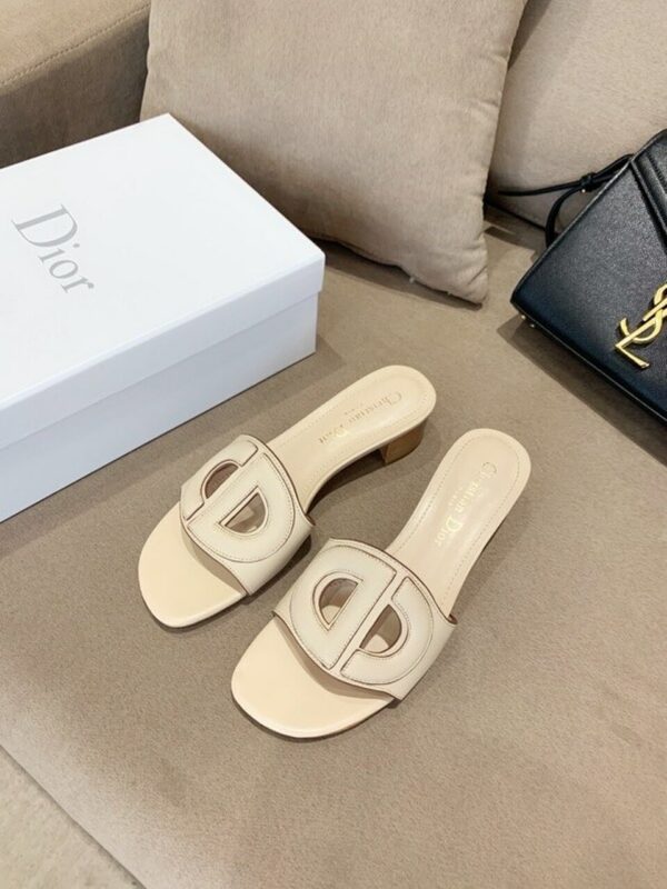 Christian Dior CD Logo MulesSpring /Summer 2020 Collection, Off White - Image 7