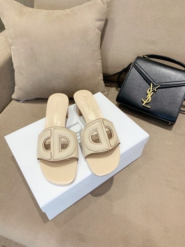 Christian Dior CD Logo MulesSpring /Summer 2020 Collection, Off White - Image 2