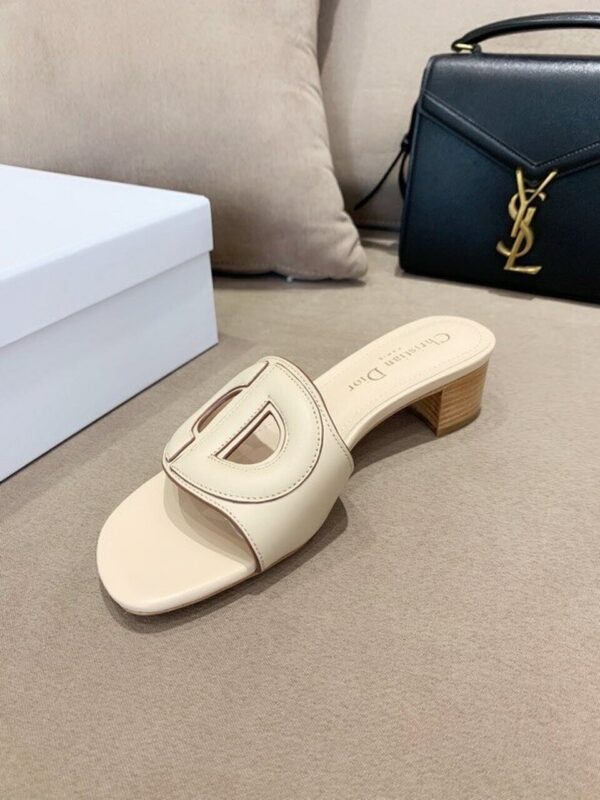 Christian Dior CD Logo MulesSpring /Summer 2020 Collection, Off White - Image 8