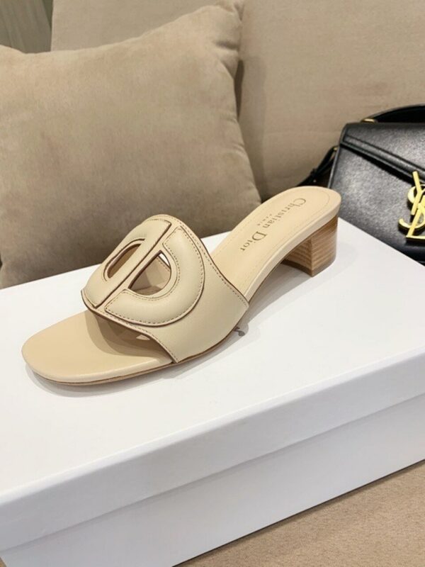 Christian Dior CD Logo MulesSpring /Summer 2020 Collection, Off White - Image 9