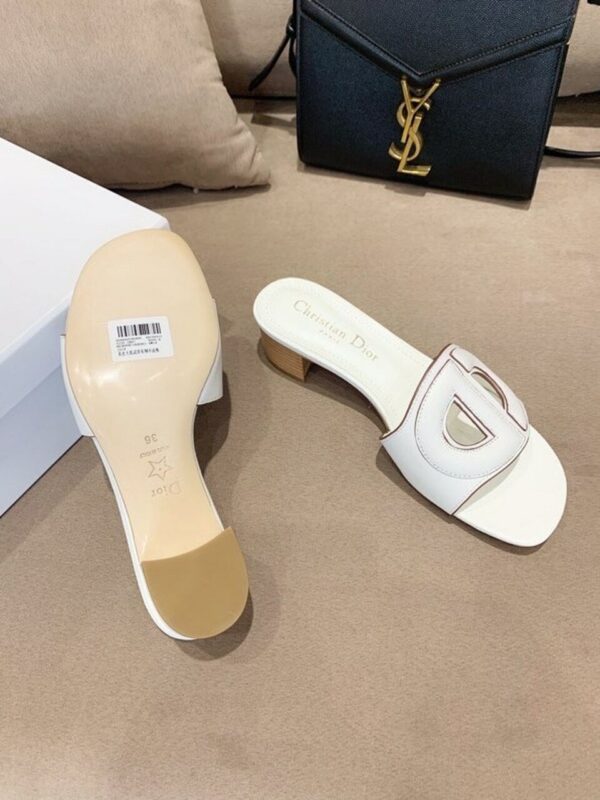 Christian Dior CD Logo MulesSpring /Summer 2020 Collection, White - Image 8