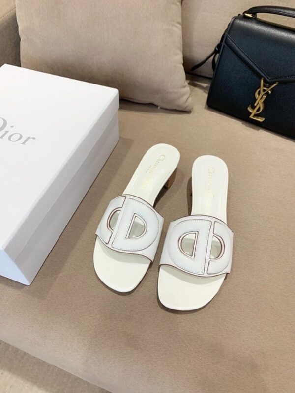 Christian Dior CD Logo MulesSpring /Summer 2020 Collection, White - Image 7