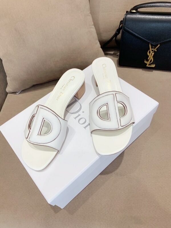Christian Dior CD Logo MulesSpring /Summer 2020 Collection, White - Image 5