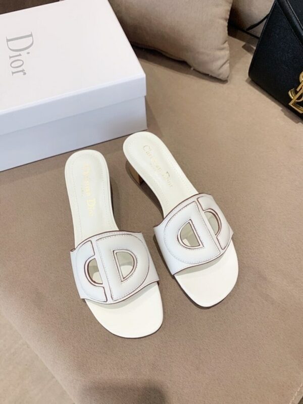 Christian Dior CD Logo MulesSpring /Summer 2020 Collection, White - Image 9