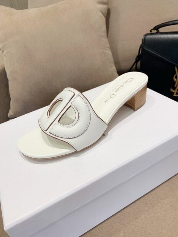 Christian Dior CD Logo MulesSpring /Summer 2020 Collection, White - Image 10