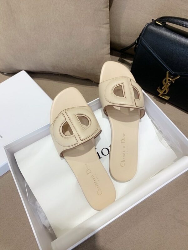 Christian Dior CD Logo SandalsSpring /Summer 2020 Collection, Off White - Image 7