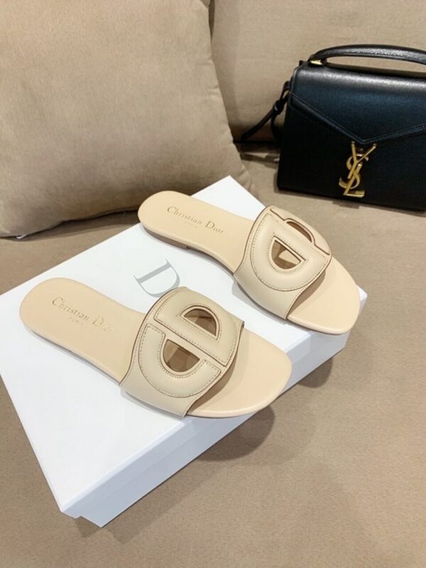 Christian Dior CD Logo SandalsSpring /Summer 2020 Collection, Off White - Image 11
