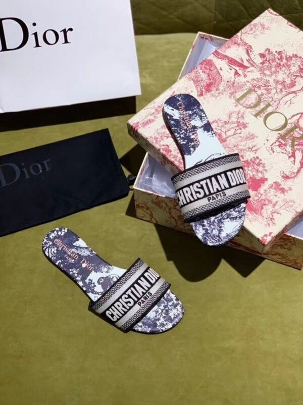 Christian Dior Dway Kaleidiorscopic Mule Sandals in Embroidered CottonSpring /Summer 2020 Collection, White /Black - Image 4