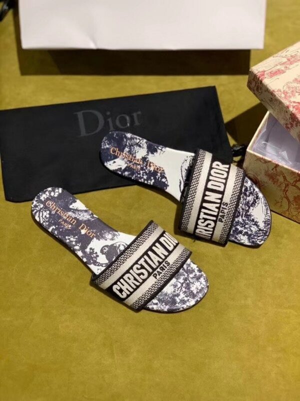 Christian Dior Dway Kaleidiorscopic Mule Sandals in Embroidered CottonSpring /Summer 2020 Collection, White /Black - Image 3