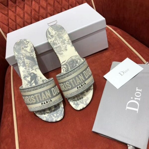 Christian Dior Dway Sandals in Embroidered CottonSpring /Summer 2020 Collection, Grey - Image 10