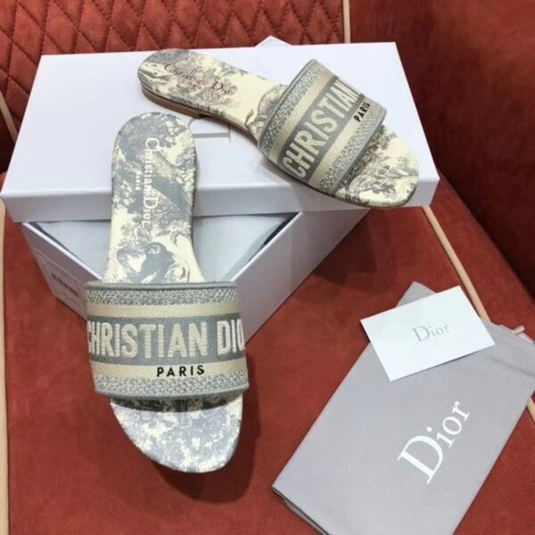 Christian Dior Dway Sandals in Embroidered CottonSpring /Summer 2020 Collection, Grey - Image 3