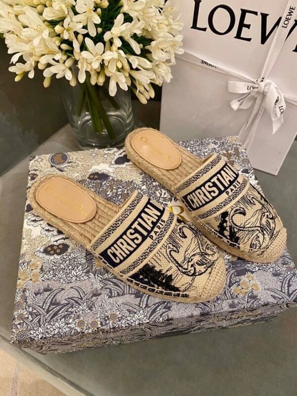 Christian Dior Tiger Toile de Jouy Espadrille MulesSpring /Summer 2020 Collection, Navy /Beige - Image 4