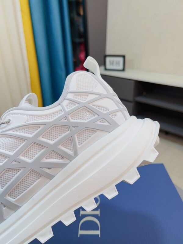 Dior B31 Runner Sneaker White And Gray EU 38 - EU 44 - Image 6