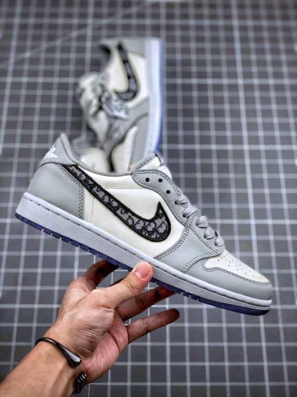 Dior x Air Jordan 1 Low Wolf Grey/Sail-Photon Dust-White CN8607-002 - Image 3