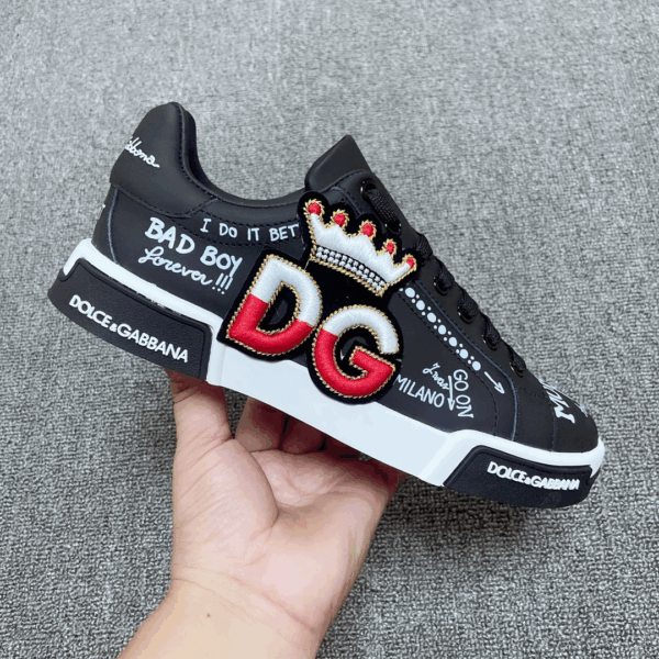 Dolce & Gabbana counter quality