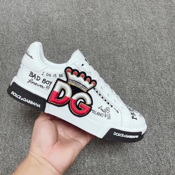Dolce & Gabbana counter quality