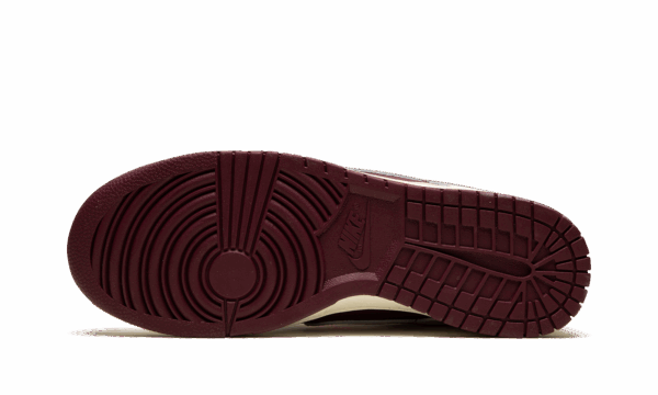 Dunk Low Retro PRM "Valentine's Day 2023" - Image 5
