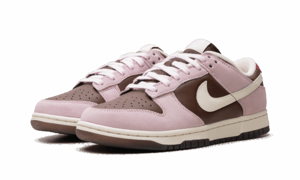 Dunk Low WMNS "Neapolitan" - Image 14