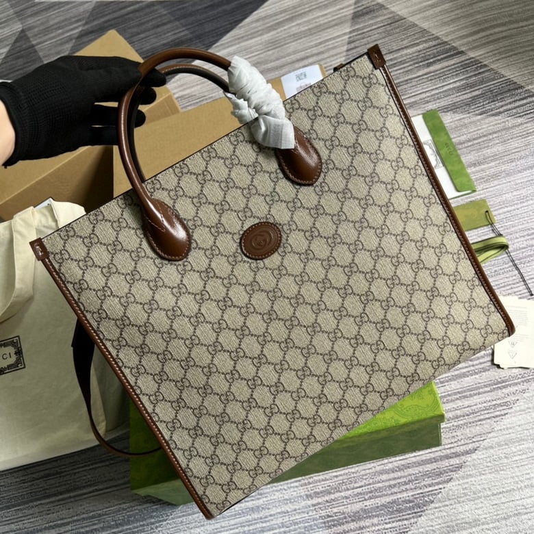 Gucci Medium Tote With Interlocking G Beige And Ebony GG Canvas 674148
