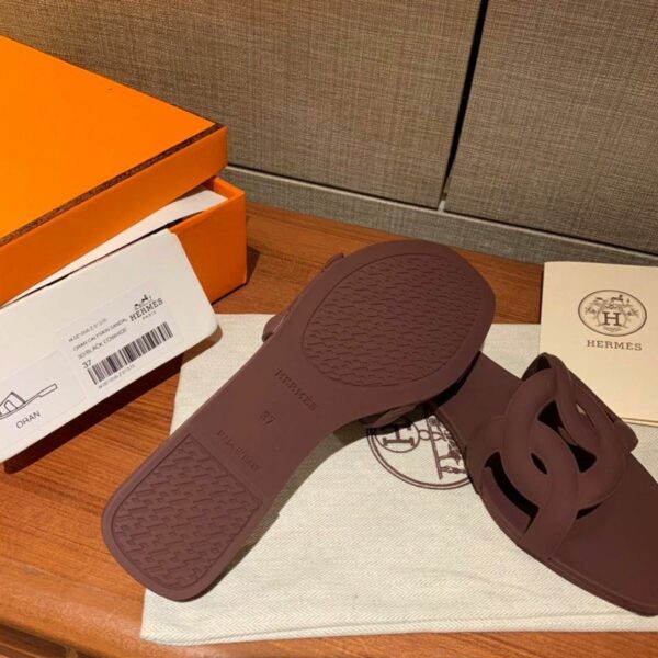 Hermes Aloha PVC Jelly Sandals Spring /Summer 2020 Collection, Burgundy - Image 7