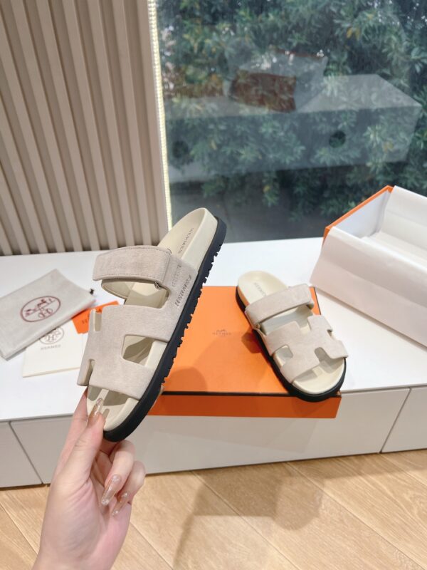 Hermes Beige Sandal - Image 5
