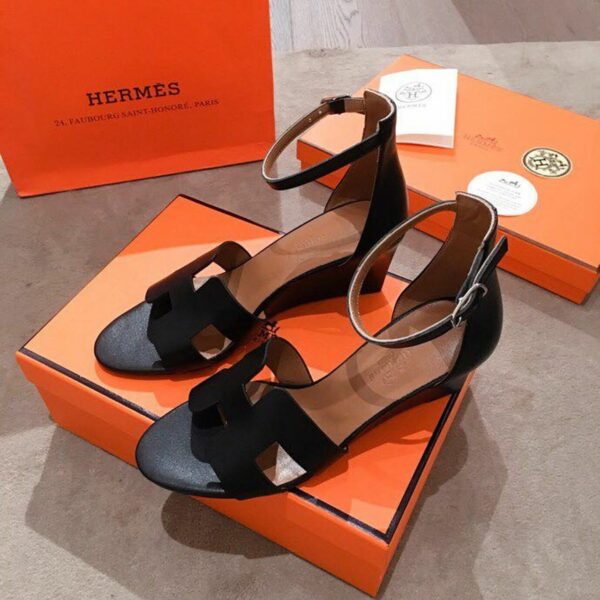 Hermes Legend SandalsSpring /Summer Collection, Noir - Image 4